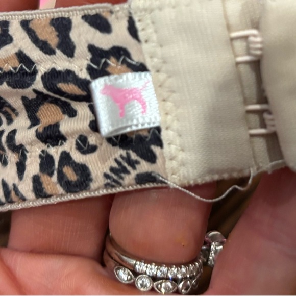 Victoria’s Secret Pink Leopard Cheetah Print Logo Strapless Push Up Bra Sz 34C - Picture 4 of 5
